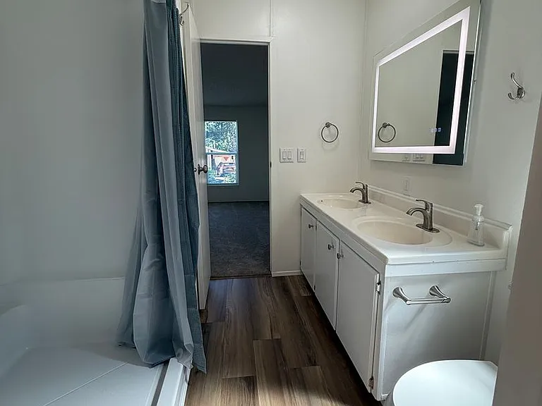 116 SE 8th St #26 — Photo 20