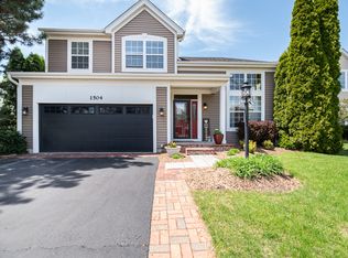 1504 Arlington Ln, Gurnee, IL 60031