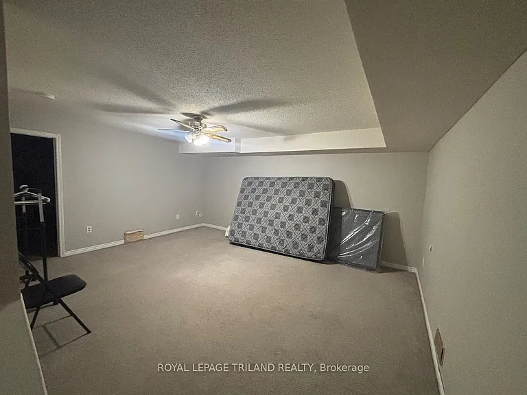 511 Admiral Dr #17 — Photo 15