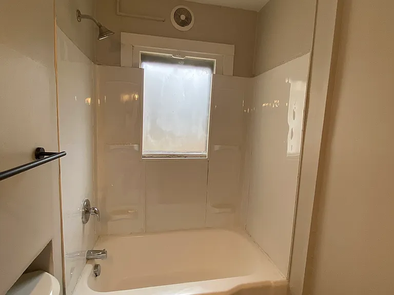 147 E Bridge St #2 — Photo 27