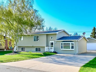 432 2nd St NE, Surrey, ND, 58785