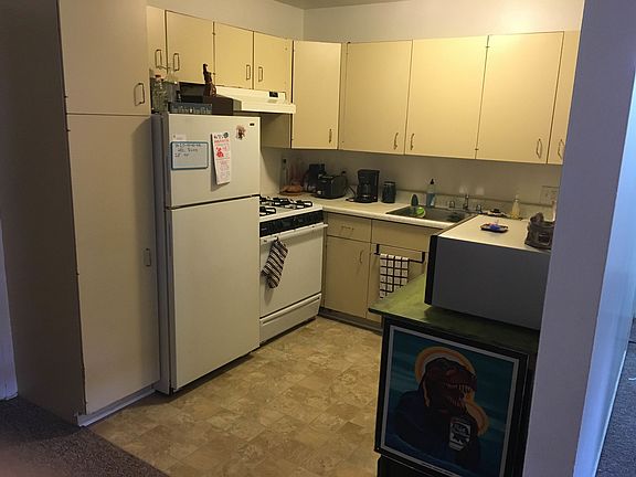 5th image of 2047 Jackson Ave APT 108