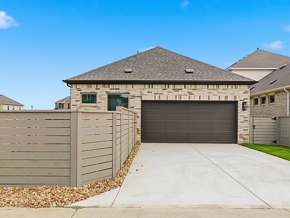 3rd image of 117 Royal Fern Rd