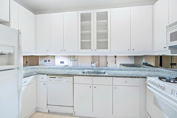 Rented by Compass | media 12