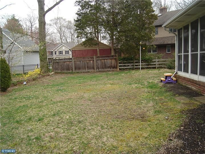 2nd image of 431 Hillside Ln