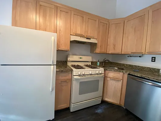 Rented by Corcoran | media 6