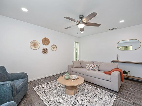 4th image of 7021 Stanford Oak Dr