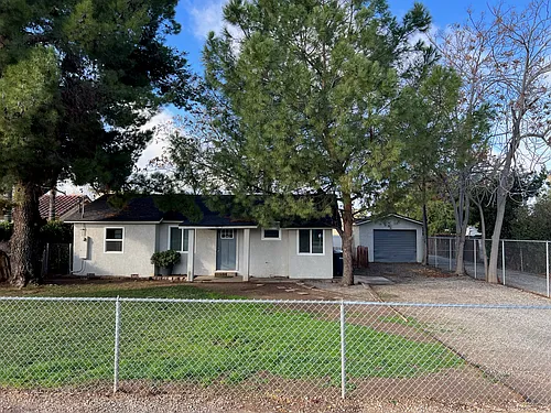 934 4th St Photo 1