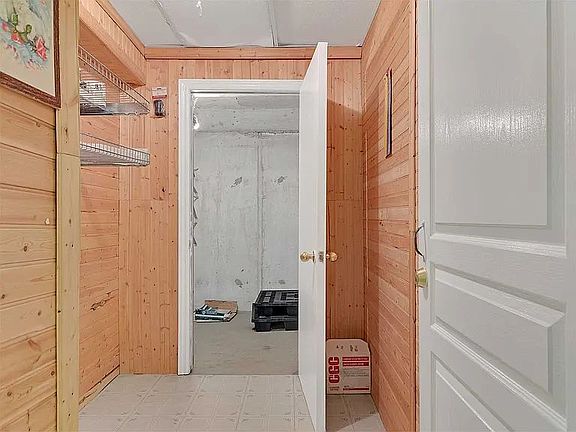 4th image of 1885 Fairport Rd #Basement