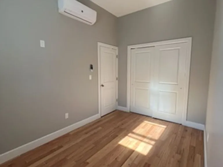 525 Clinton Ave — Photo 7
