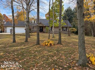 189 Pine River Rd, Saint Clair, MI 48079