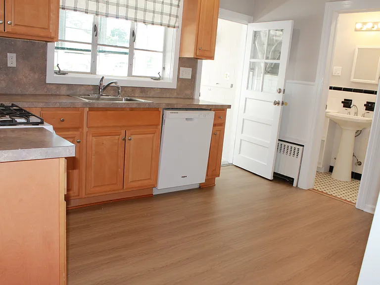 88A W Hanover Ave #A — Photo 3