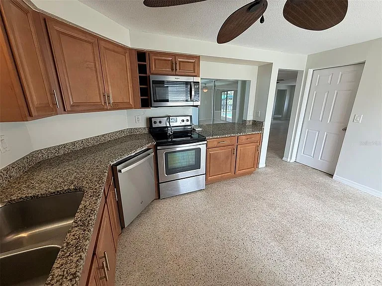 165 Dartmouth Dr NW — Photo 11