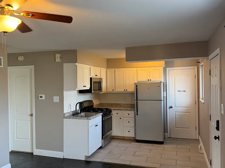 1663 W Highview Dr #1663 — Photo 2