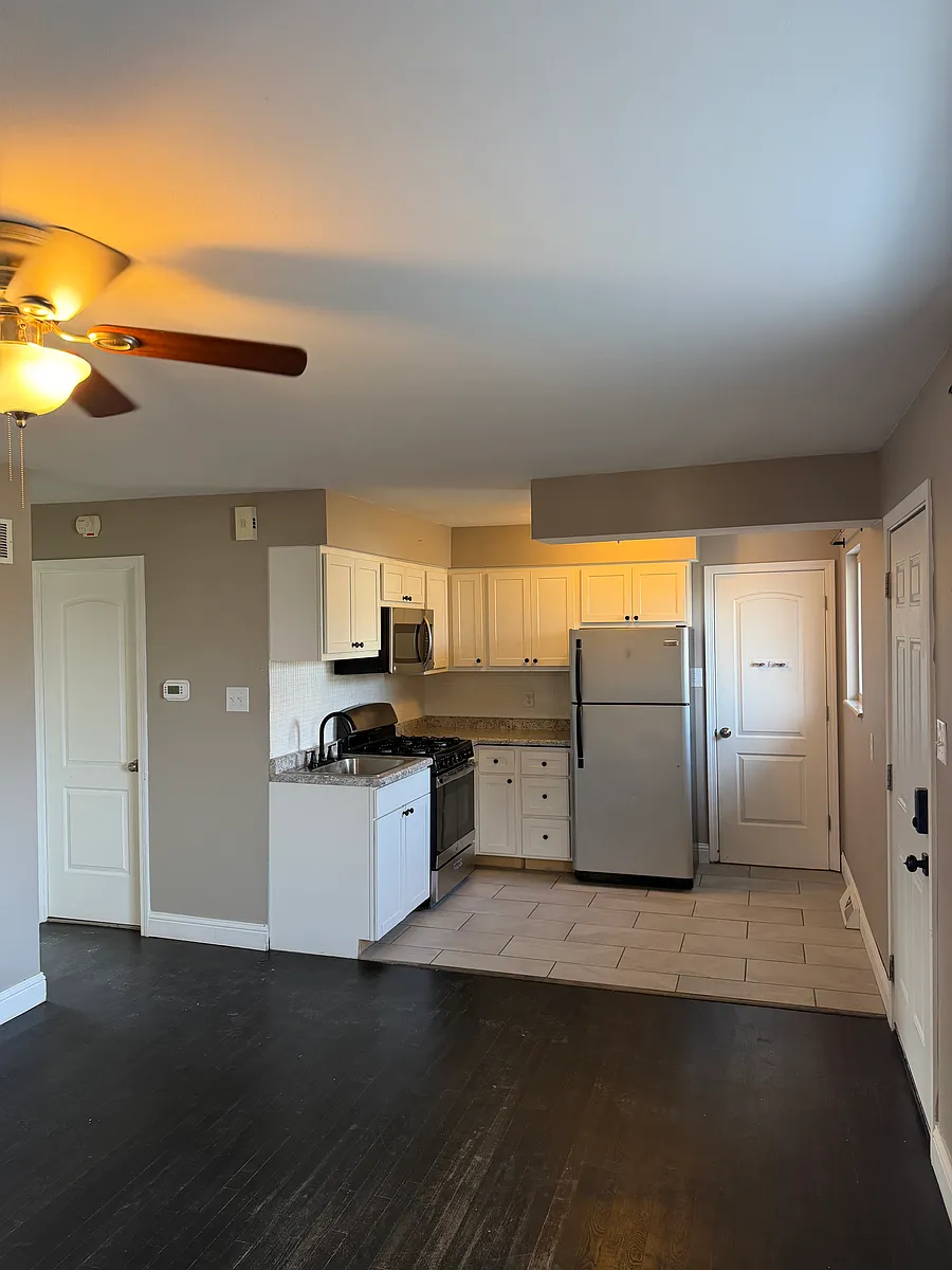 Building Photo - 1663 W Highview Dr #1663