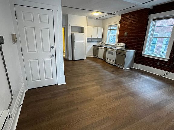 3rd image of 225 S Millvale Ave #7