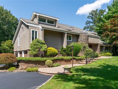 26 Brycewood Drive, Dix Hills, NY, 11746