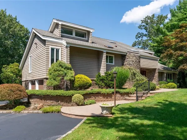 26 Brycewood Drive, Dix Hills, NY 11746