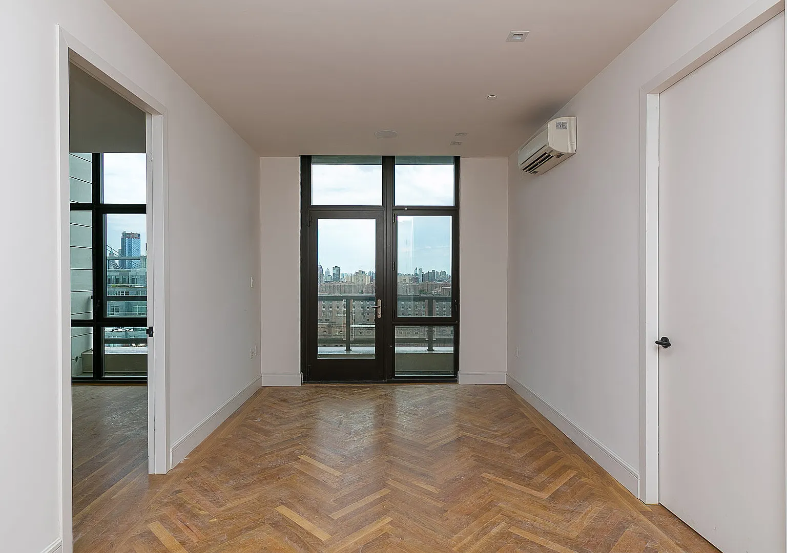321 Wythe Avenue — Photo 2