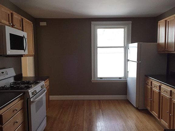 4th image of 193 Cleveland Ave