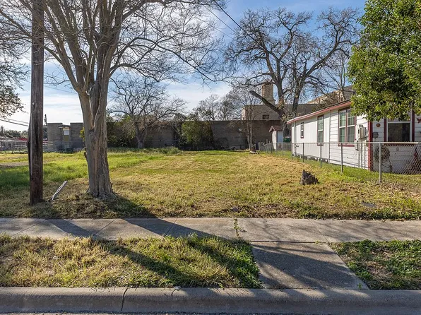719 18th St, Corpus Christi, TX 78405