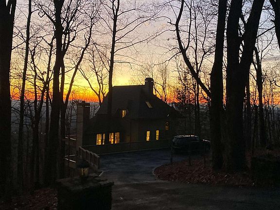 4th image of 1911 Ridgeview Dr