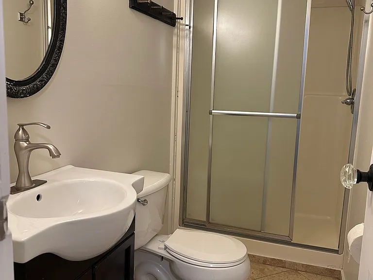576 Greenville Tpke — Photo 2