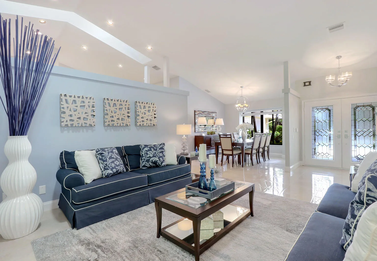 4 bed, 3.0 bath, 2529 sqft, $6,500 — Photo 2