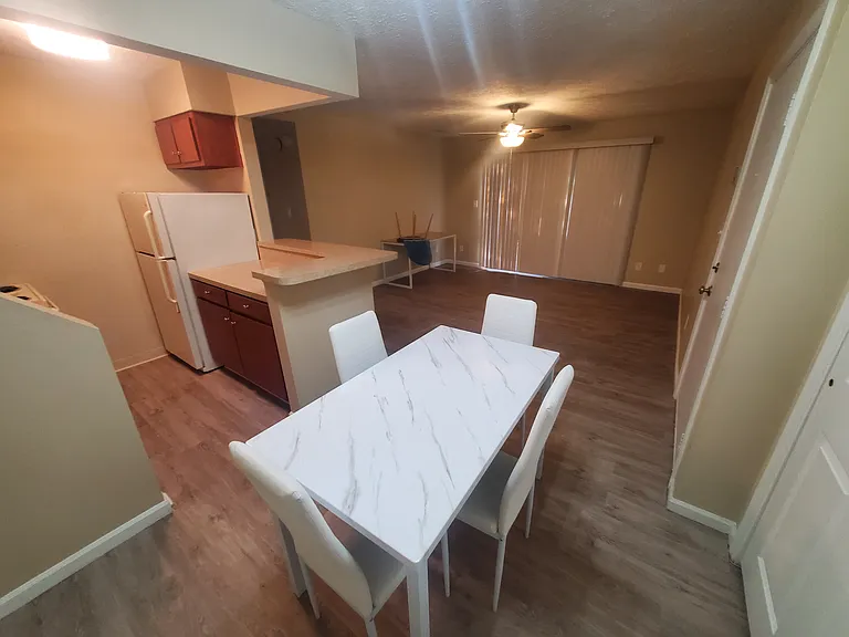 87 Wells Ct — Photo 6
