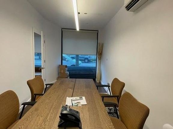 5th image of 653 Henderson Ave