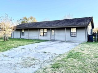 405 Calvin Dr, Bridge City, TX 77611