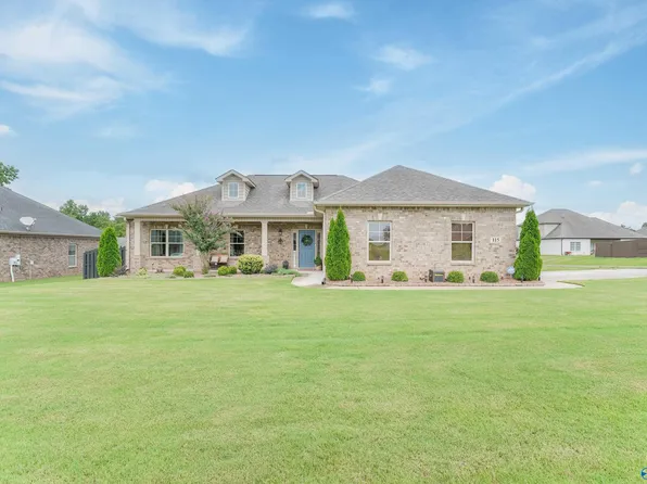 115 Grip Dr, Hazel Green, AL 35750