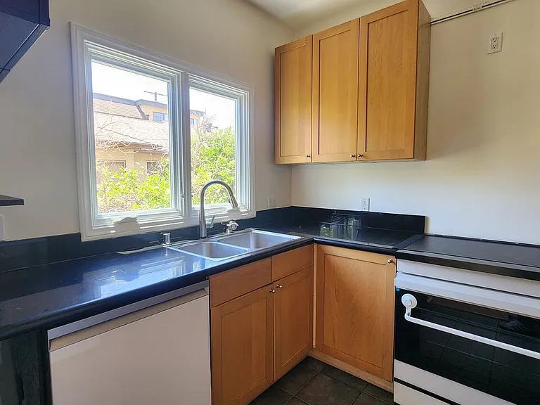 223 N Cordova St #1 — Photo 11