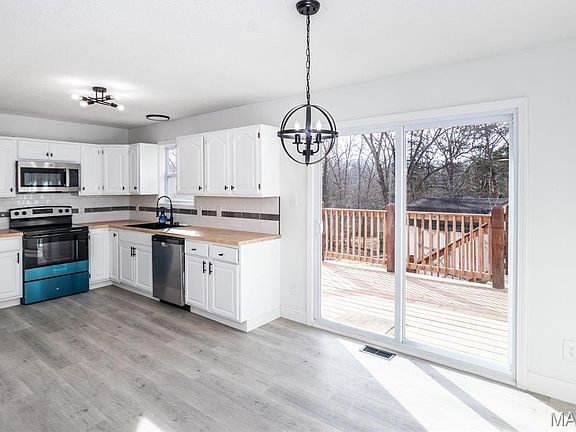 5th image of 3110 Carron Rd