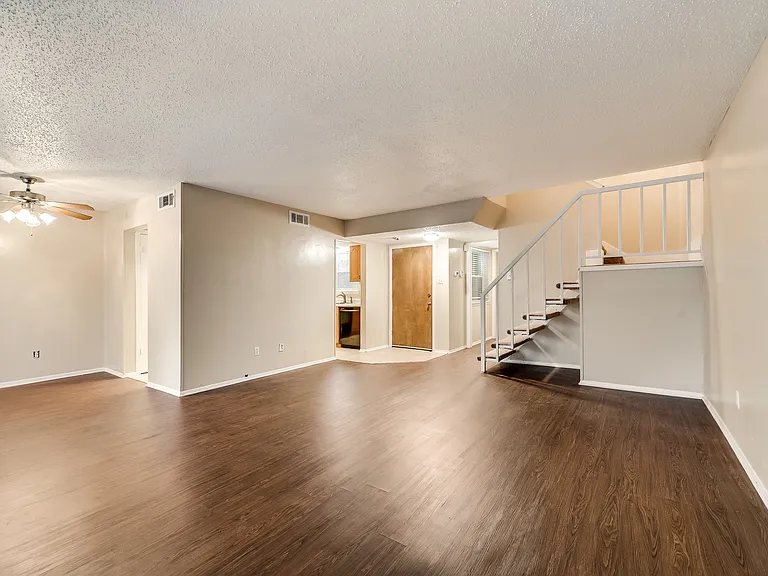 3101 Duck Creek Pkwy — Photo 17