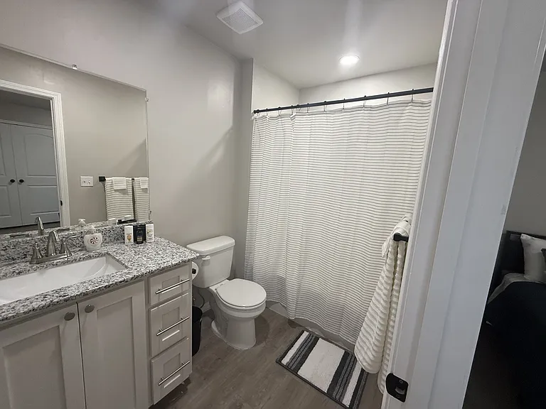 230 N Johnston St — Photo 6