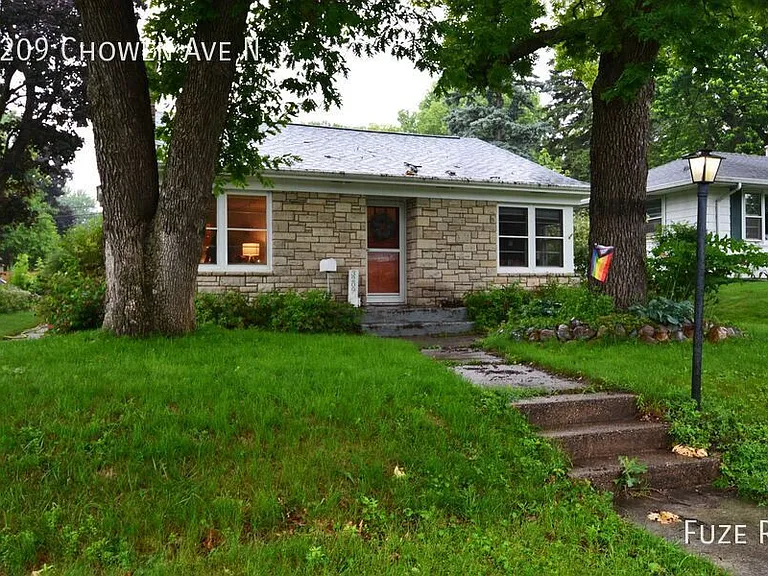 3209 Chowen Ave N — Photo 2