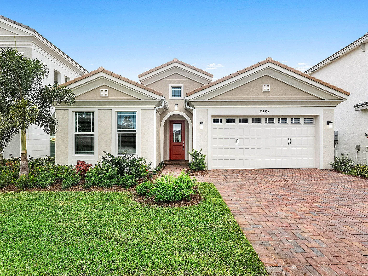 3 bed, 2.0 bath, 1800 sqft, $3,300 — Photo 1