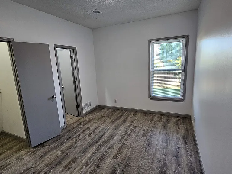 17641 W 111th Pl — Photo 41