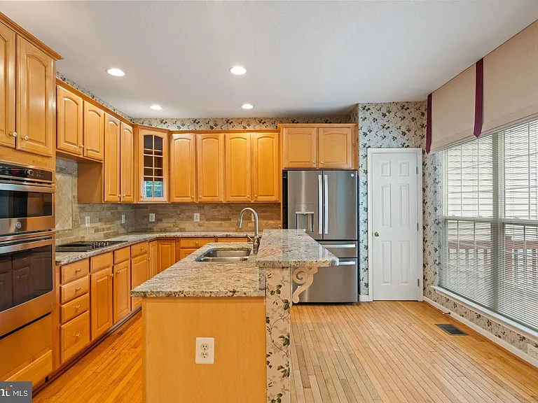 13280 Maple Creek Ln — Photo 22