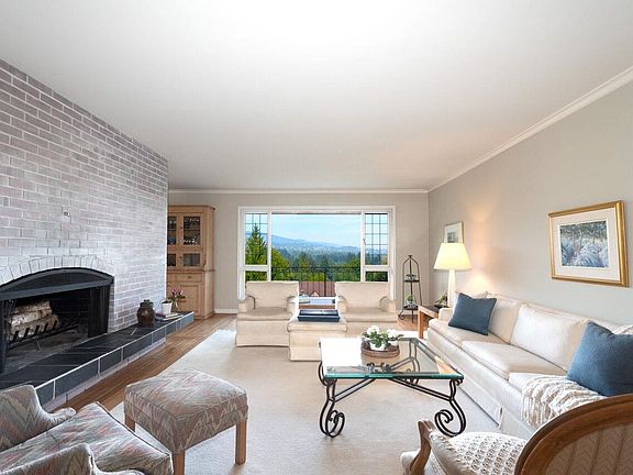 4th image of 805 Younette Dr