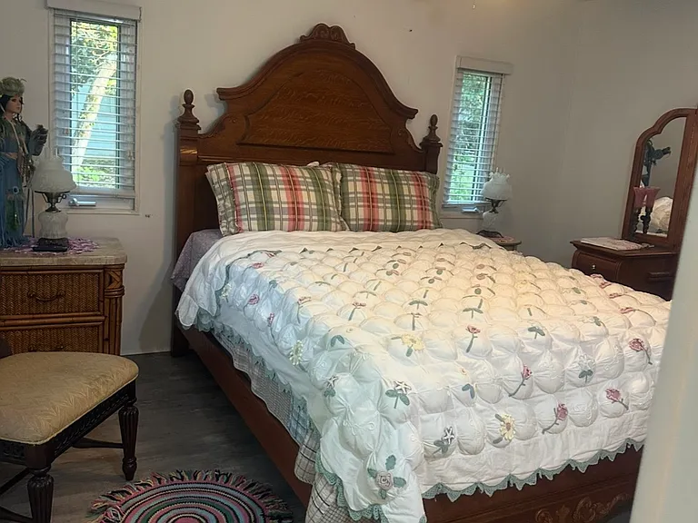 115 Ridgeway Ct — Photo 16