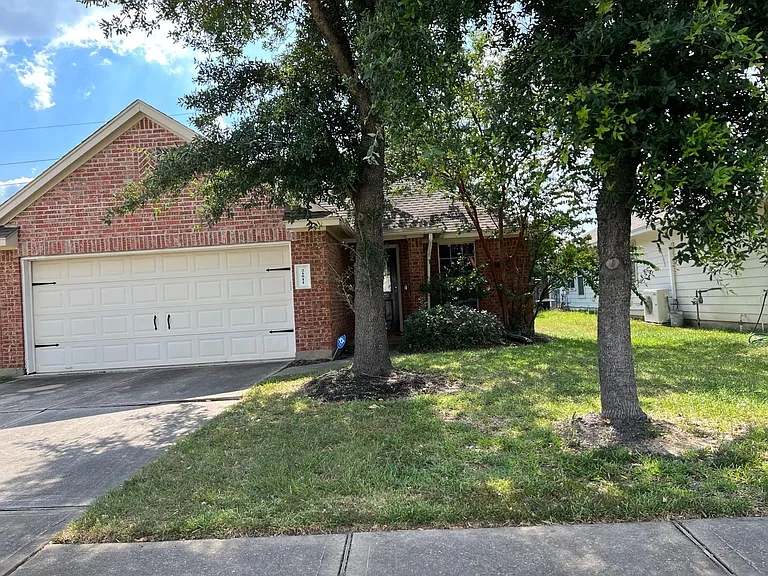 21511 Falvel Lake Dr — Photo 1