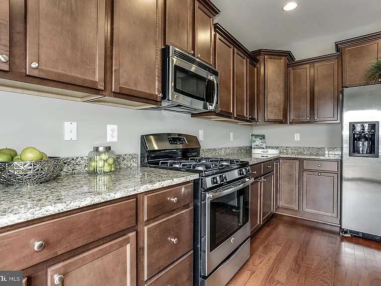 8603 Crooked Tree Ln — Photo 14