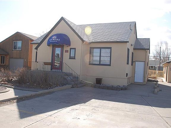 3rd image of 2040 Broadwater Ave