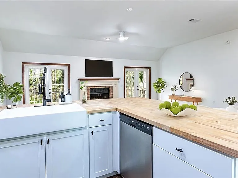 5208 SW 86th Ter — Photo 10