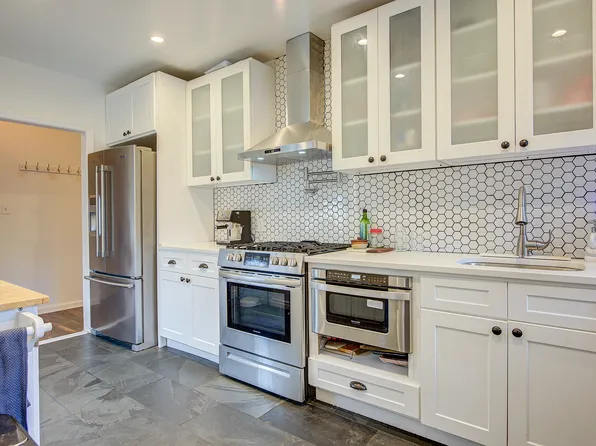 111-30 77th Road image 5 of 20