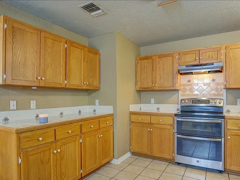 23030 S State Highway 123 — Photo 14