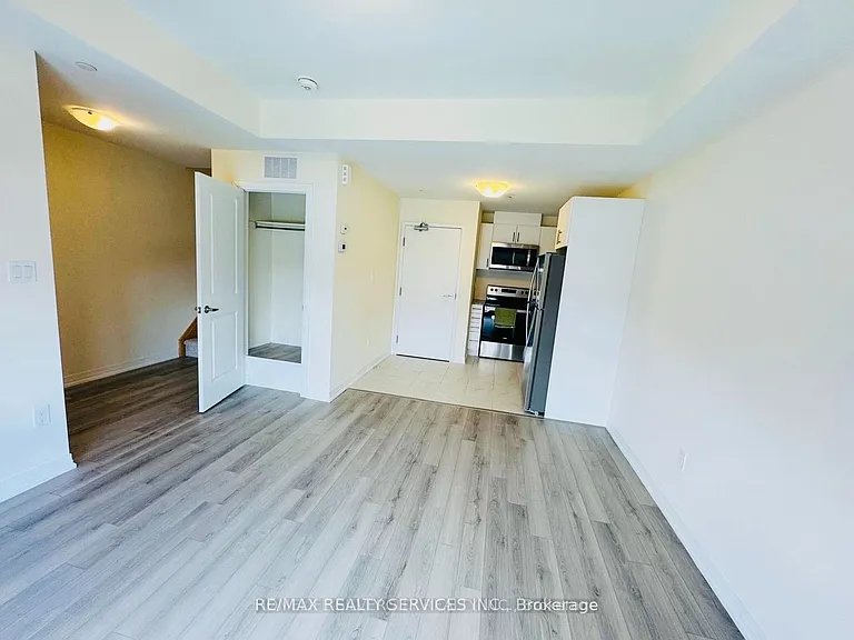 245 McLevin Ave W #7 — Photo 4