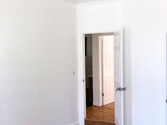 5th image of 346 E 59th St